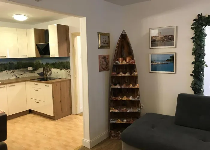 Feriehus Place Veli Dvor - With Private Garden In Old Town Punat