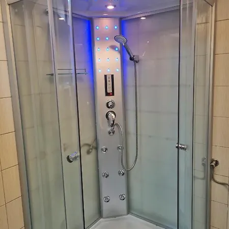 Semesterbostad Place Veli Dvor - With Private Garden In Old Town Punat