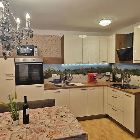 Place Veli Dvor - With Private Garden In Old Town Semesterbostad Punat