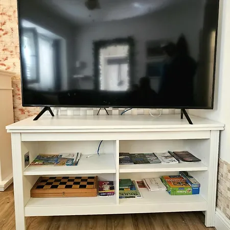 Semesterbostad Place Veli Dvor - With Private Garden In Old Town Punat