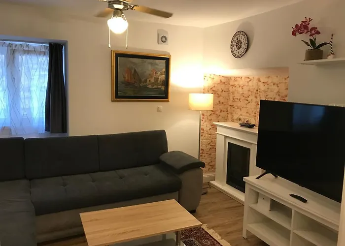 Dom wakacyjny Place Veli Dvor - With Private Garden In Old Town *