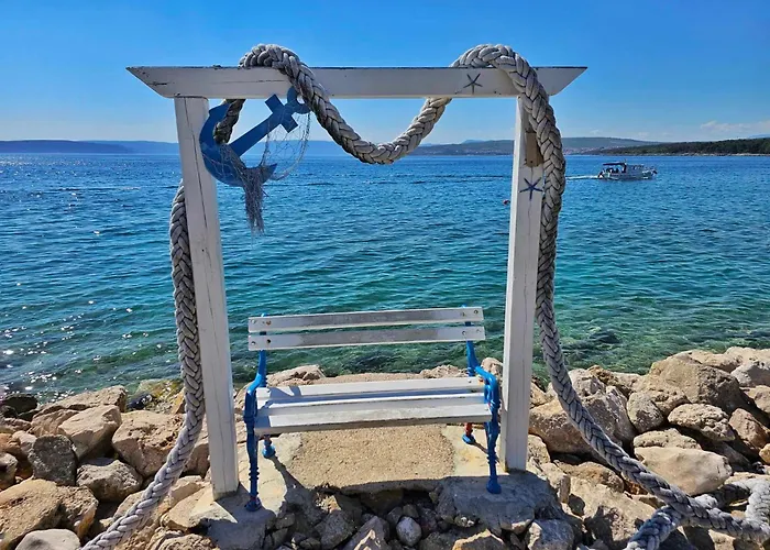 Place Veli Dvor - With Private Garden In Old Town * Punat