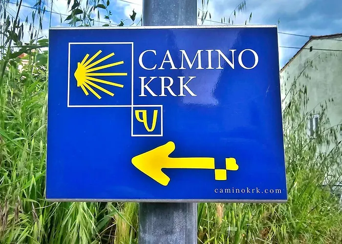 Place Veli Dvor - With Private Garden In Old Town Punat