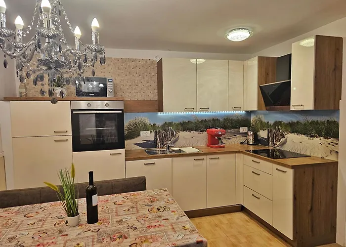 Place Veli Dvor - With Private Garden In Old Town Tatil Evi Punat