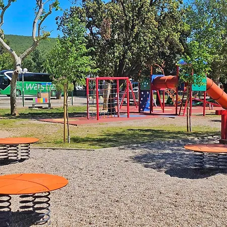 בית נופש Place Veli Dvor - With Private Garden In Old Town