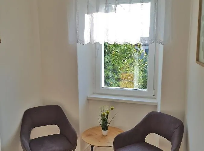 Place Veli Dvor - With Private Garden In Old Town 펜션 푸나트