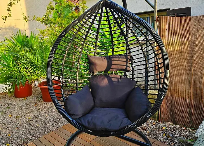 펜션 Place Veli Dvor - With Private Garden In Old Town 푸나트